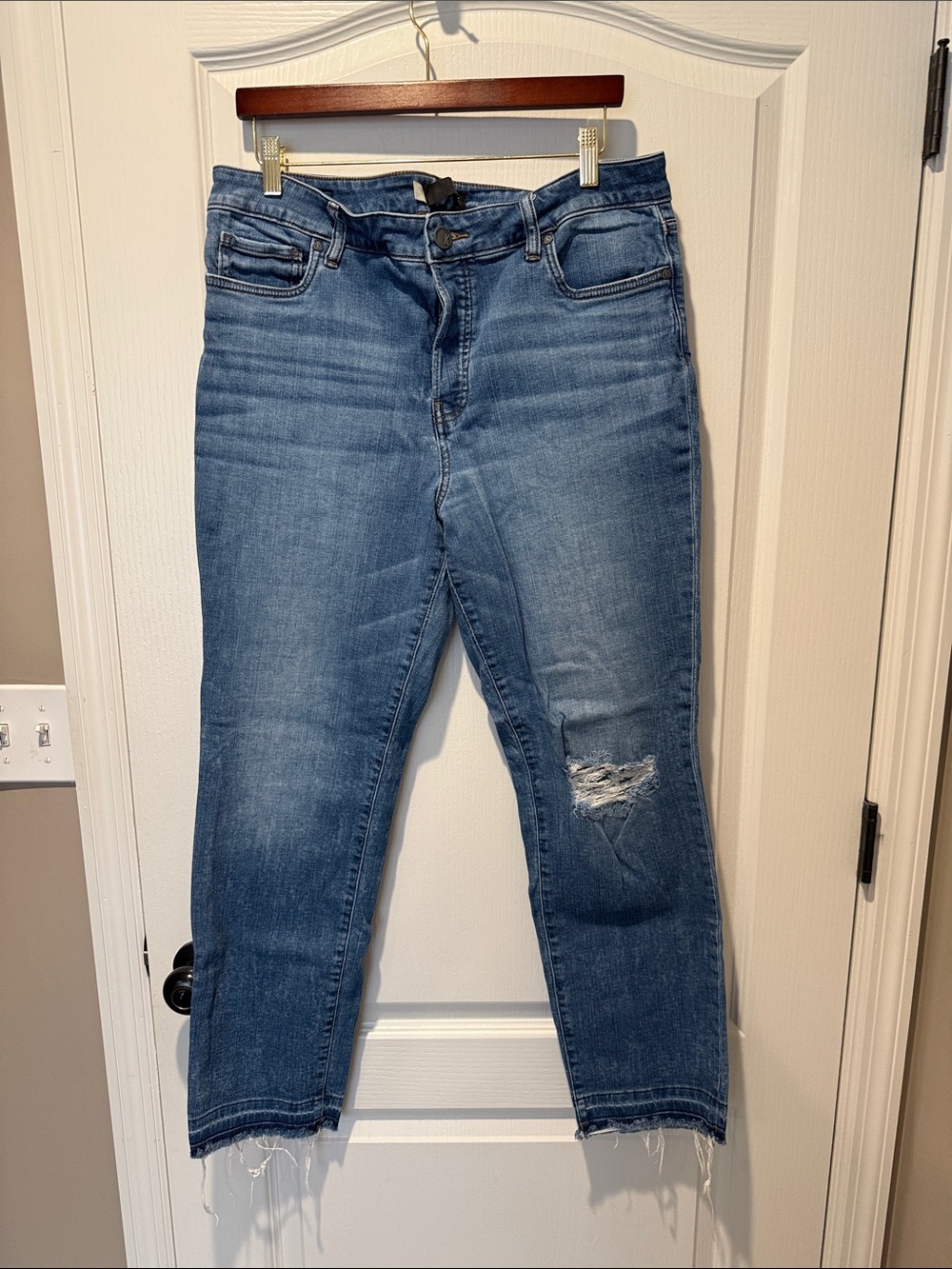 Kut from the Kloth Mid Wash Distressed Cropped Ankle Jeans - Blue